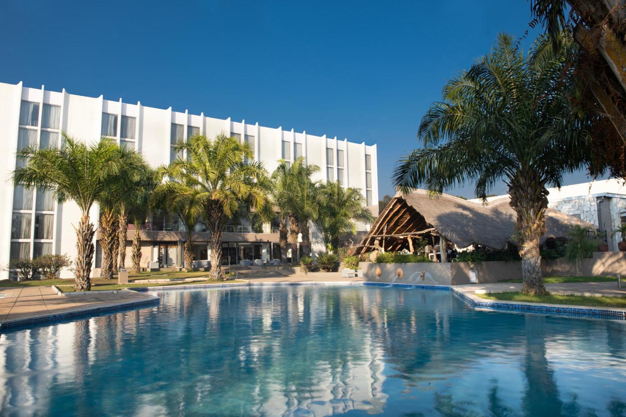 Pullman Lubumbashi Grand Karavia. Hotel Kültér fotó